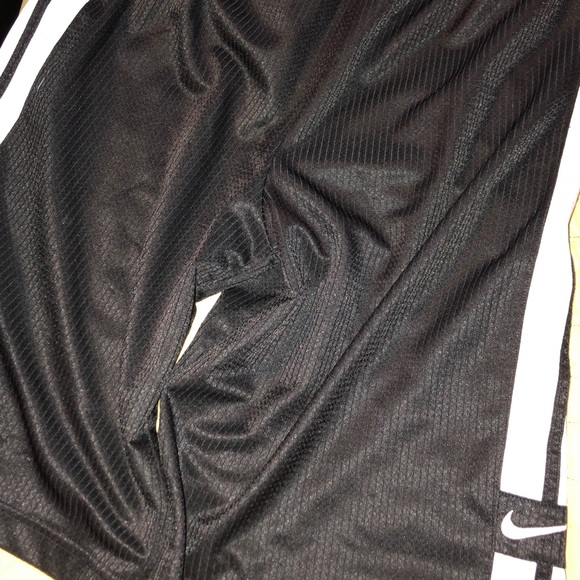 Nike Basketball Shorts - Picture 1 of 3